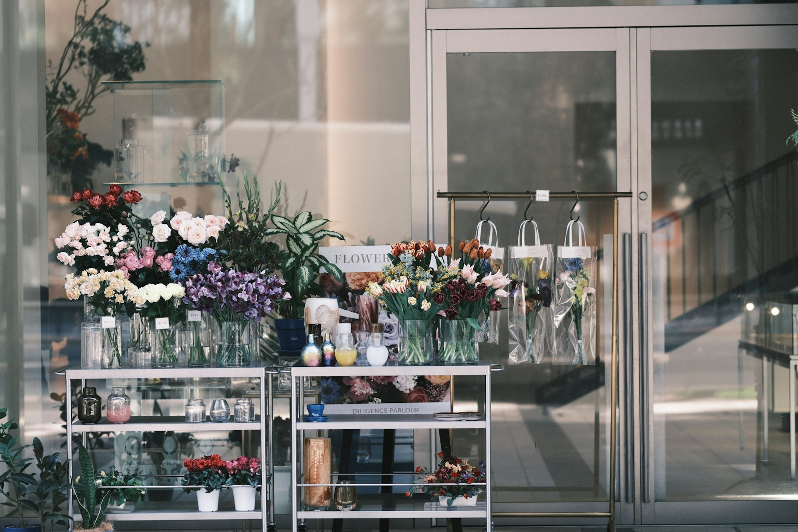 a bunch of flowers that are sitting on a table